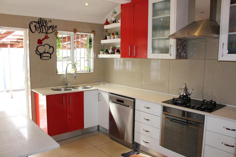 2 Bedroom Property for Sale in Ruyterwacht Western Cape